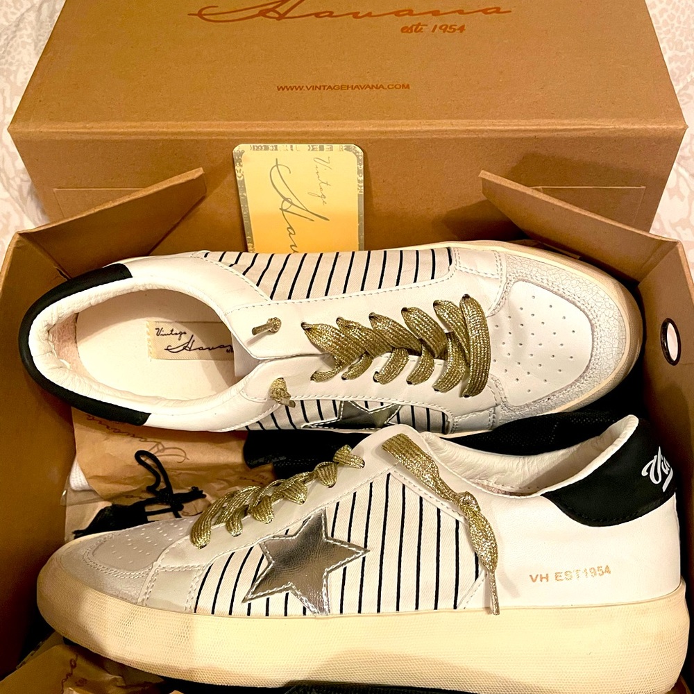 New VH’s with tags. Never worn.